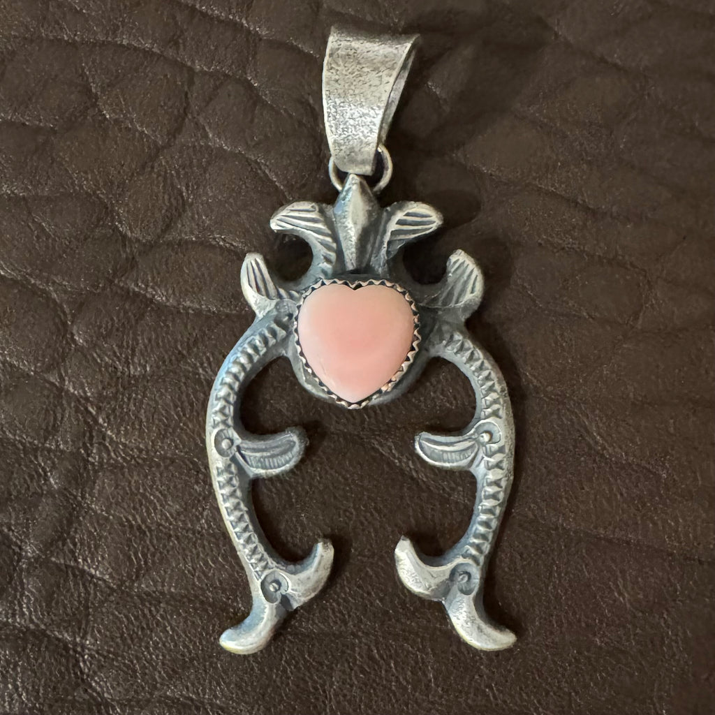 Pink Conch Heart Naja Pendant