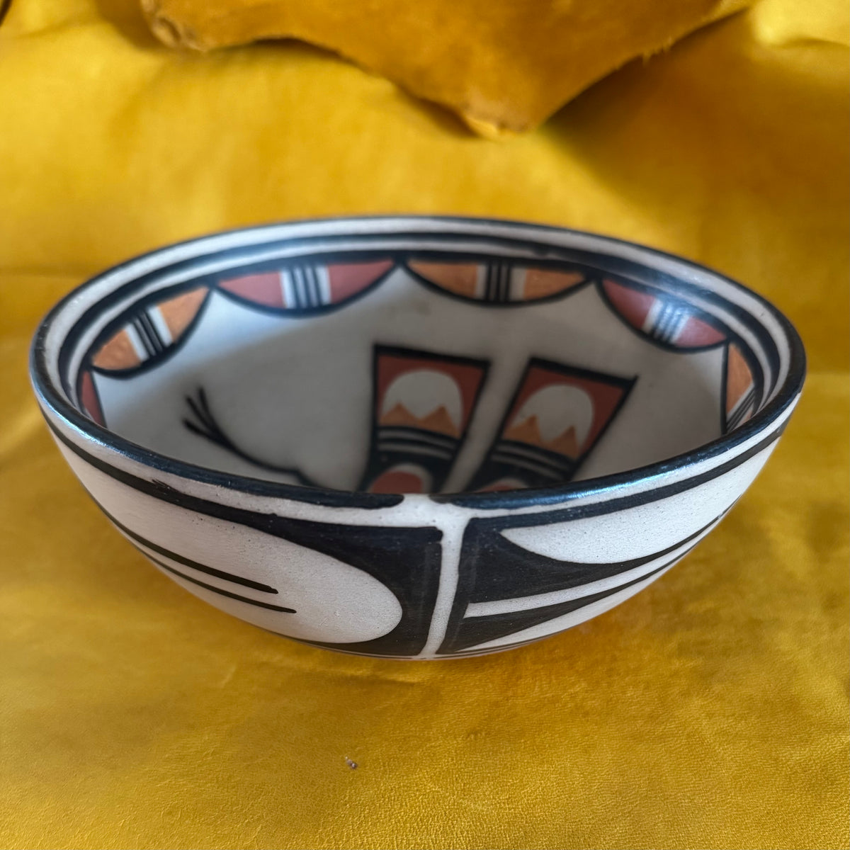 Santo Domingo Polychrome Vintage Bowl By Artist Warren Coriz