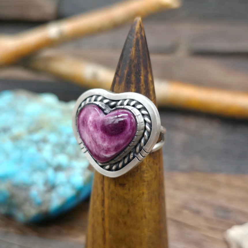 Purple Spiny Oyster Heart Ring